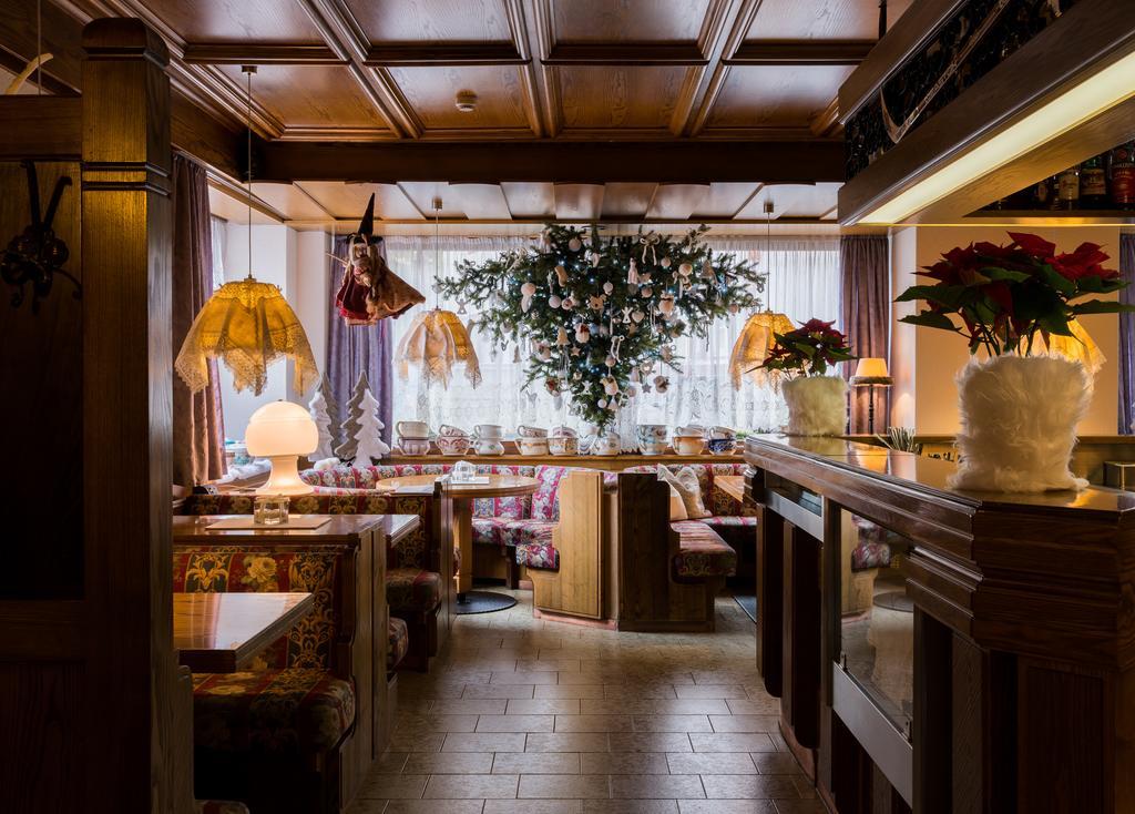 Hotel Italia Canazei Buitenkant foto