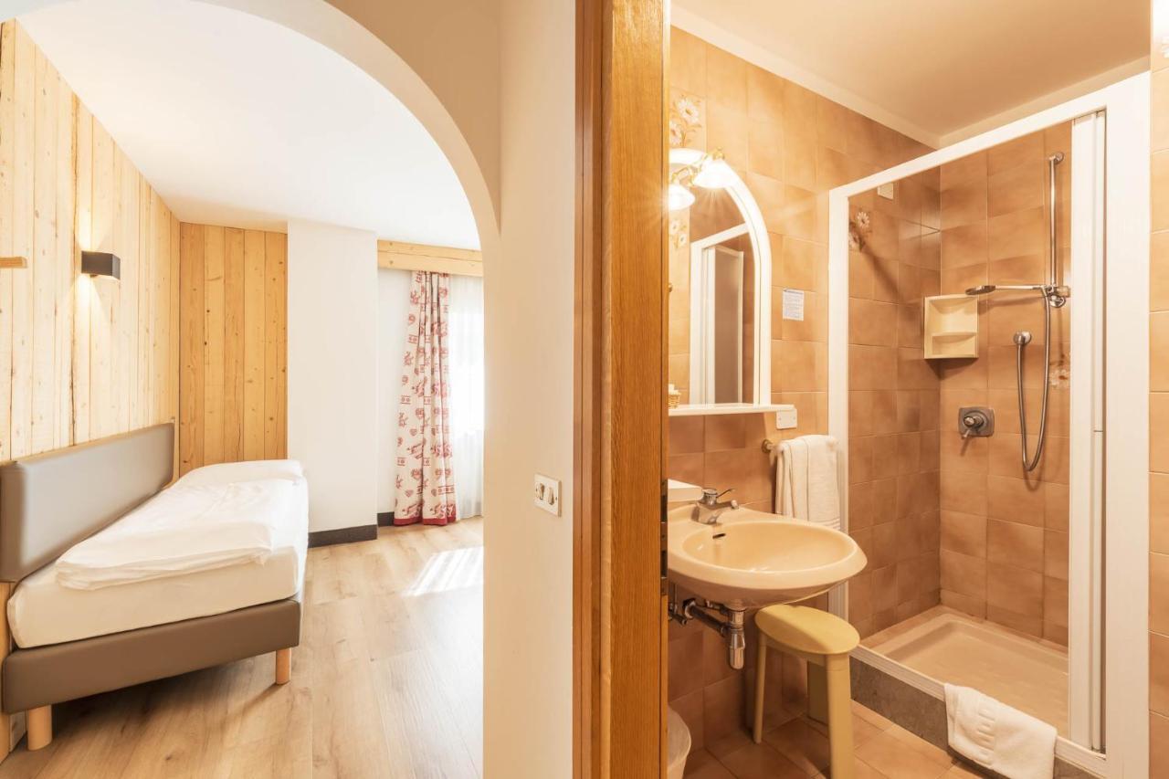 Hotel Italia Canazei Buitenkant foto