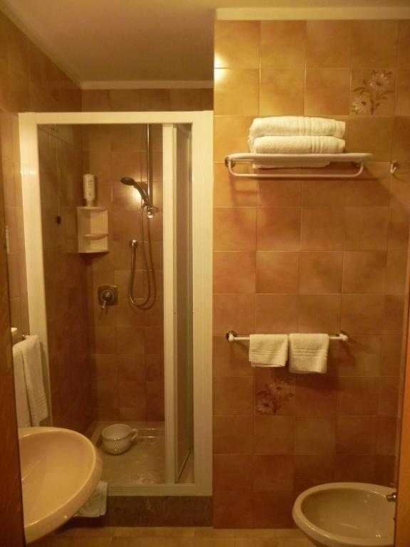 Hotel Italia Canazei Kamer foto