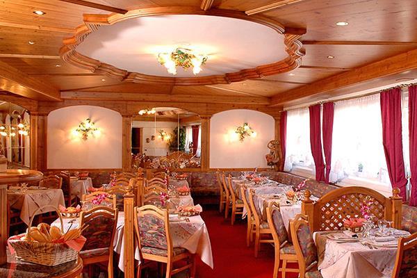 Hotel Italia Canazei Buitenkant foto