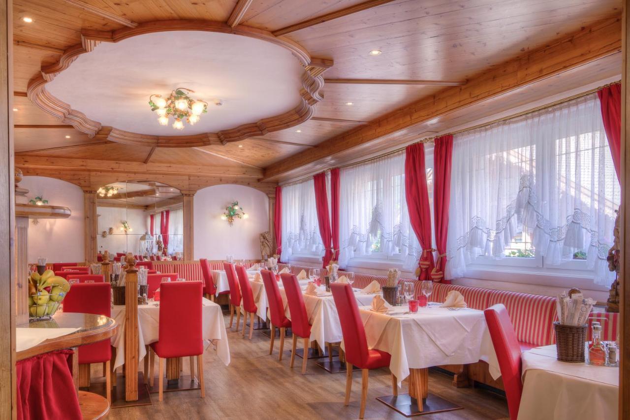 Hotel Italia Canazei Buitenkant foto